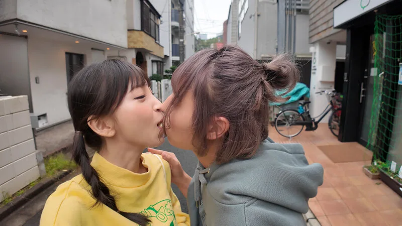 1mln00001 ハメ撮りレズH ボンビーガールな大学生！「アタシと…ちょっとエッチな配信してみない？」生活費と親友のココロを手に入れる方法 冬愛ことね 北城希 貧乳 サンプル3